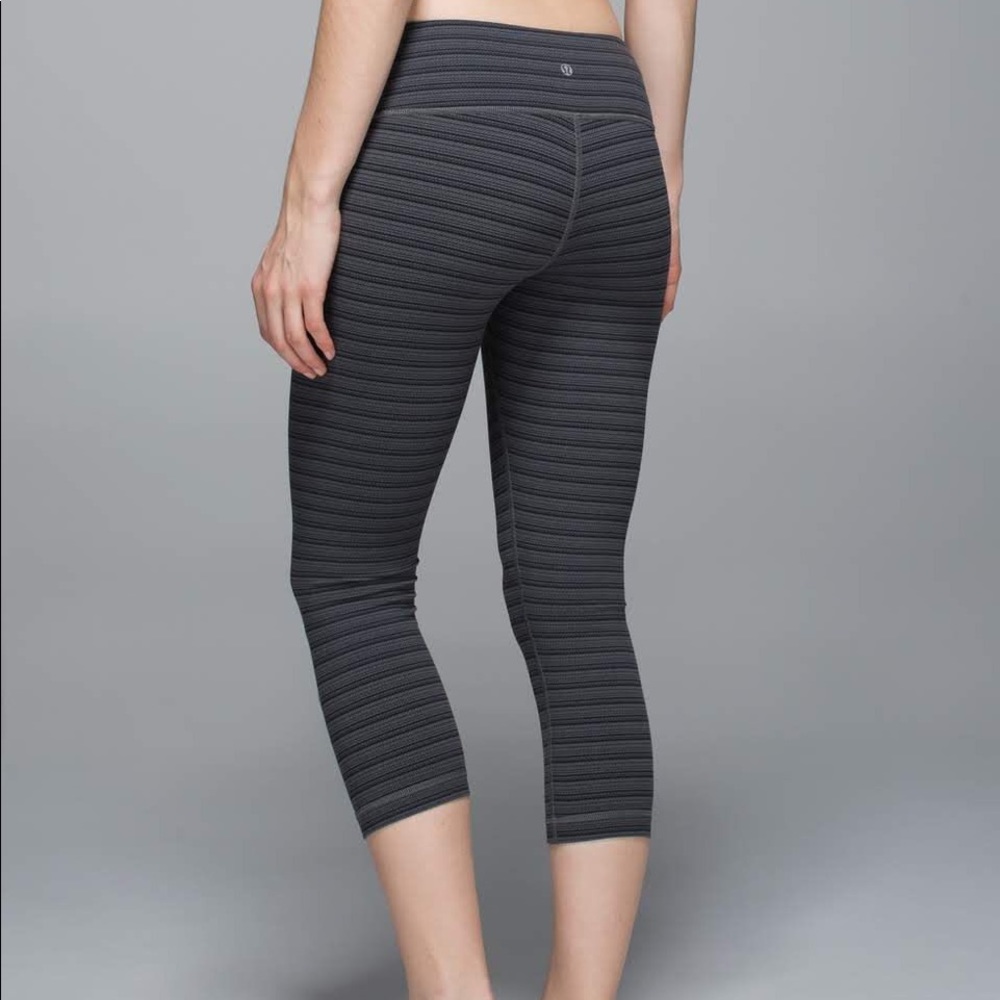 Lululemon Wunder Under crop legging!